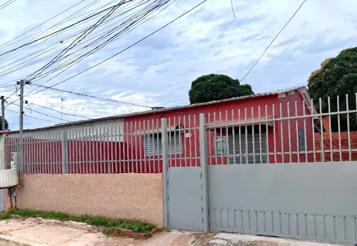 Aluga-se Casa 2 Quartos - Coophatrabalho