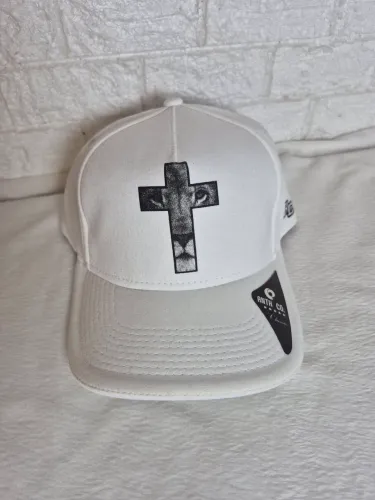 Bones aba curva apenas $30 cada