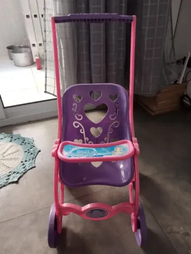 Carrinho de boneca