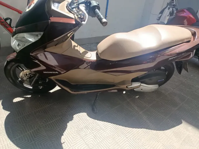 PCX DLX 2018