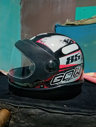 Capacete automático Goow seminovo