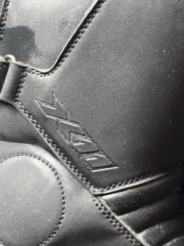 Bota x11 feminina n39