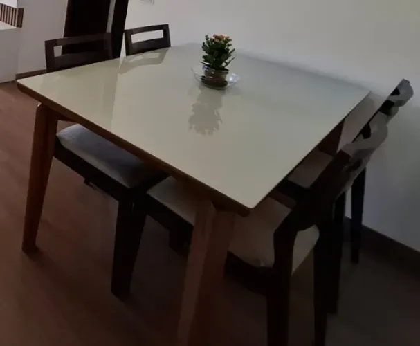 Mesa de jantar moderna