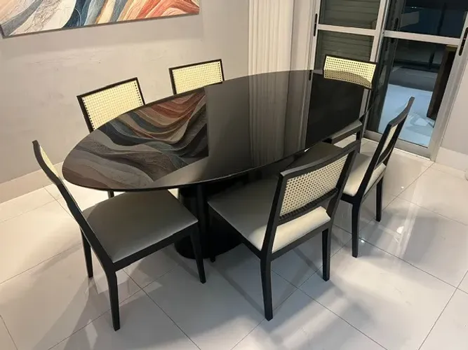 Mesa de jantar oval c/ 6 cadeiras