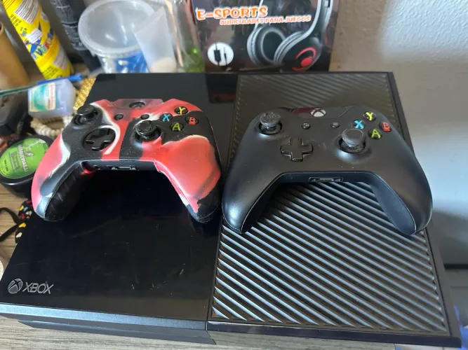 XBOX ONE FAT 500GB 2 controles 