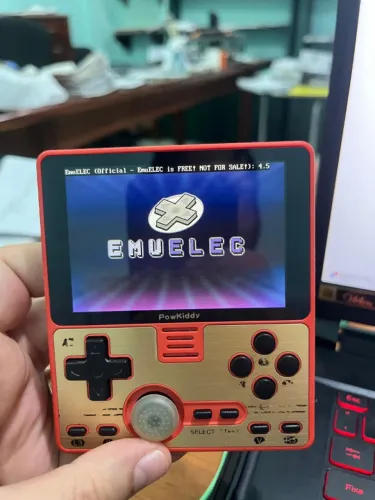 Console portátil Powkiddy RGB20 com Emuelec instalado