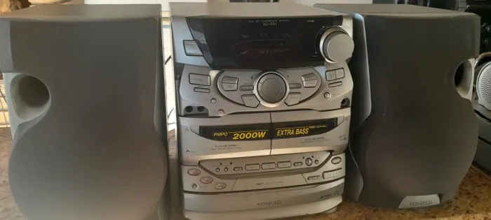 System Kenwood modelo XD 551
