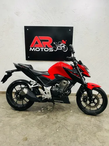 CB 300f Twister doc ok