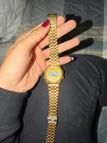 Relógio dourado feminino casio vintage