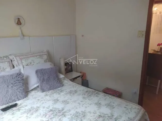 Apartamento : / Residencial / Glória