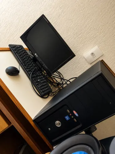 ? PC Desktop Completo com Monitor LG