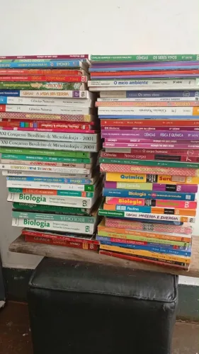 Livros de Biologia, ciências e química usados