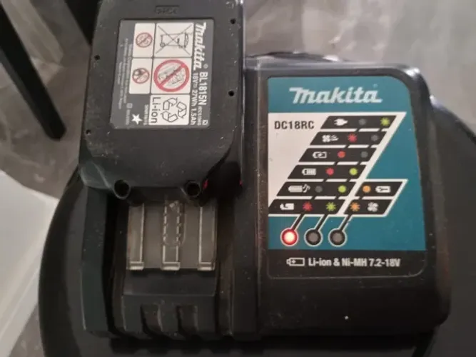 Carregador Makita DC18 RC original usado