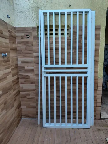 Vendo portão aluminio 210 altura x85 largura
