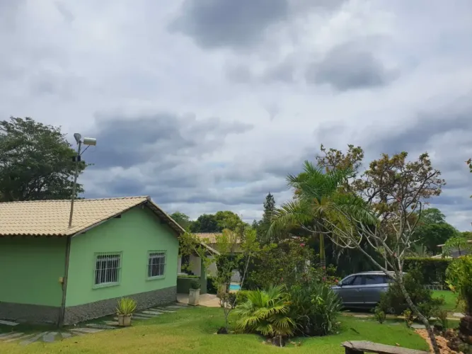 Vendo -Linda Chácara Esmeraldas! Terreno 3.500 metros ,2 km do Asfalto !!