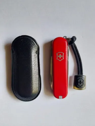 Canivete Victorinox Classic Sd Colors Vermelho 7 Funções