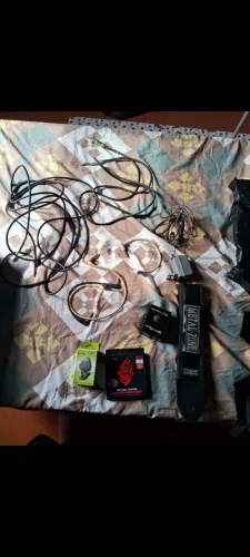 Cabos, correia, pedal, afinador, cordas 09 novas