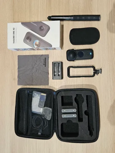 INSTA 360 X2