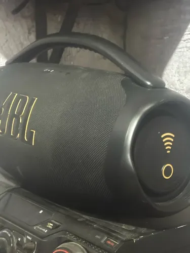 Vendo bombox 3 Wi-Fi nova