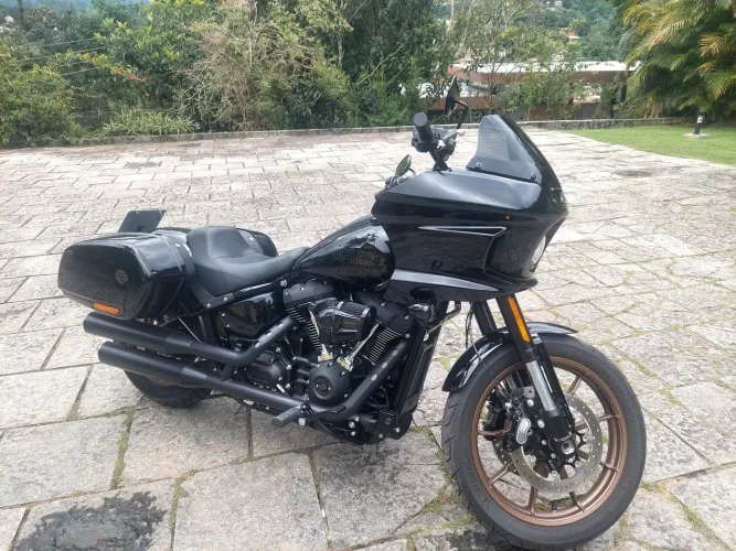 Harley low Rider ST , único dono, com apenas 950km.