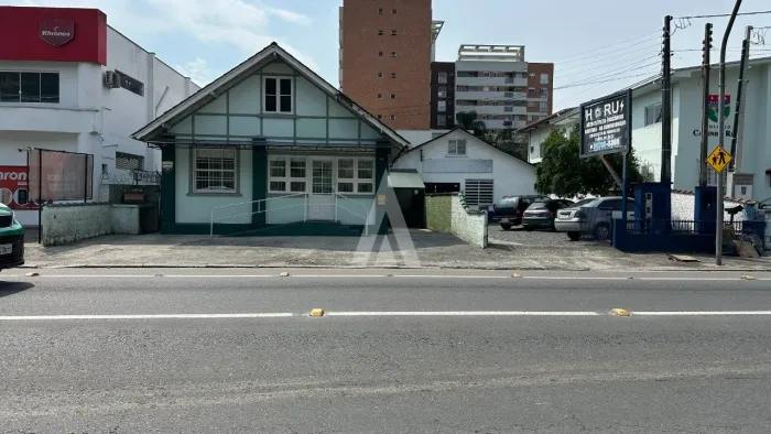 Terreno com 1.120 m² à venda no bairro Glória, em Joinville-SC, por R$ 2.200.000,00.