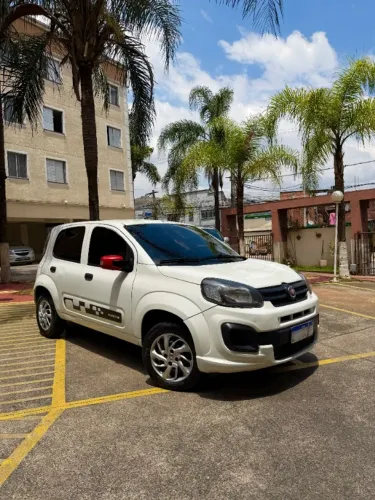Fiat Uno Attractive 1.0 EVO Fire Flex 8V 5P 2021
