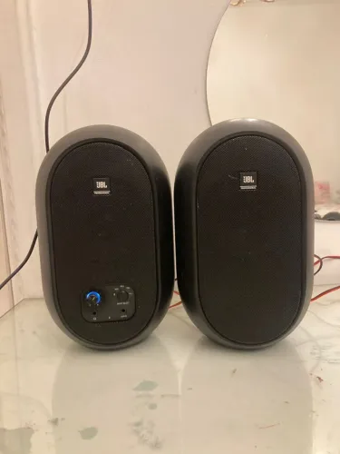 Monitor De Referência Jbl 104bt Par Com Bluetooth Preto bivolt