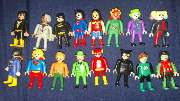 Coleção Playmobil DC Kinder Ovo (Completa)