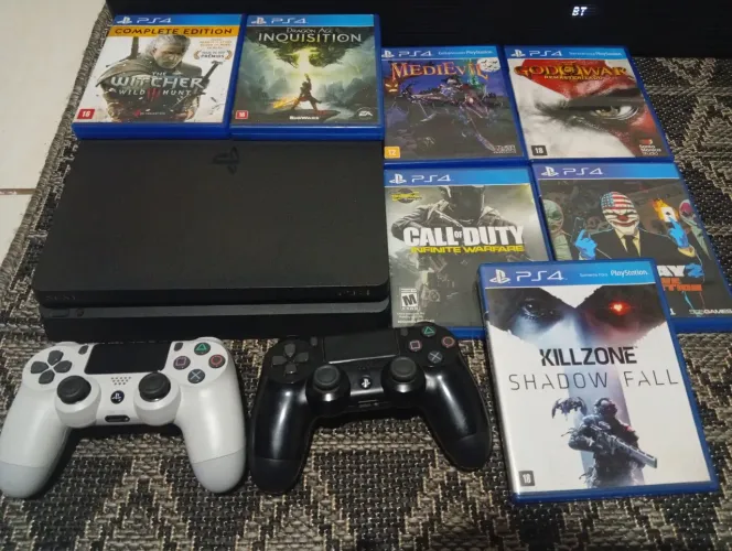 4 unidades de play 4 cada um com um preço 