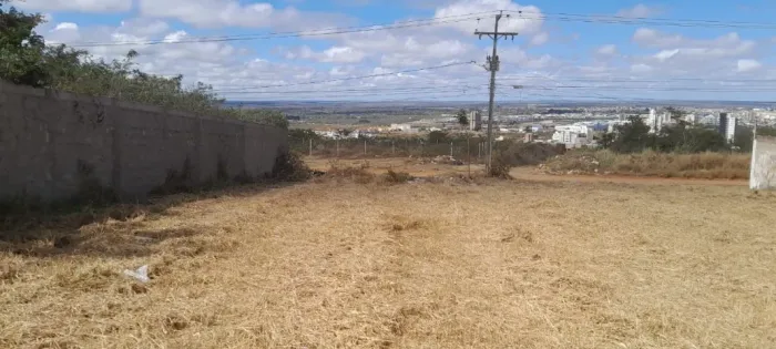 Terreno para venda - 360m² - Bairro Candeias