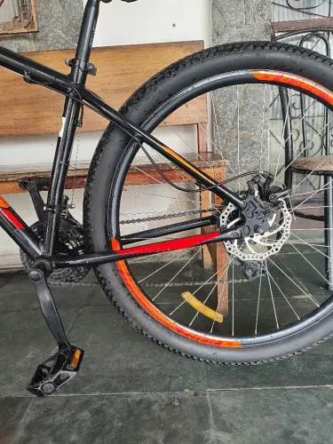 Caloi Vulcan Aro 29 - Bicicleta de Trilha (MTB) 
