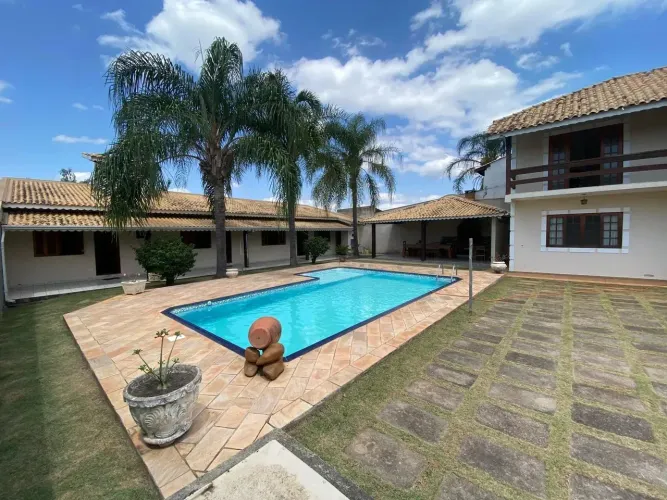 CHÁCARA A VENDA EM UM DOS MELHORES BAIRROS DE ATIBAIA !