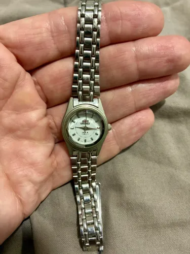 Relógio Feminino Orient Quartz - Delicado e Funcional