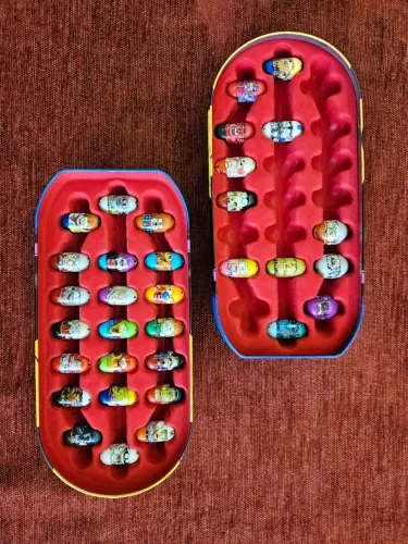 Mighty Beanz Brinquedo Colecionador anos 2000 Estojo original com 33 unidades