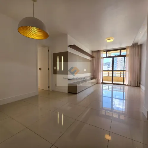 Imperdível apartamento à venda em Icaraí, Niterói-RJ: 2 quartos, 1 suíte, 1 sala, 3 banhei