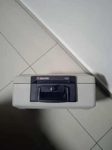 Mala anti chamas sentry 1100