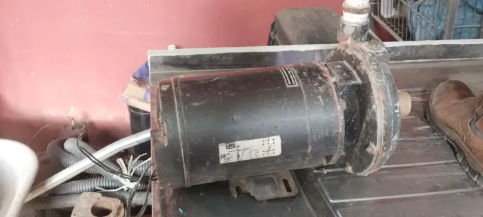 Vendo bomba da água Weg trifásica 2CV