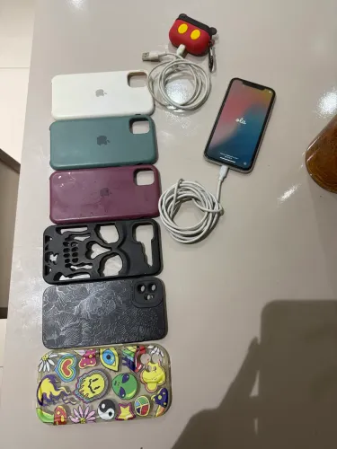Vendo IPhone 11 de 64Gb + AirPods Pro (parcelo com juros da maquininha) 