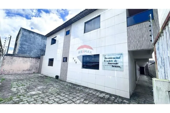 Apartamento com 2 quartos e garagem próximo a UFAPE no bairro Boa Vista