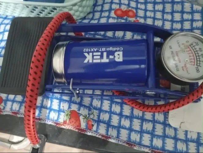 Bomba De Ar Portátil Com Pedal E Manômetro Medidor Alta Pressão