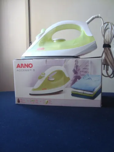 Ferro a vapor Arno