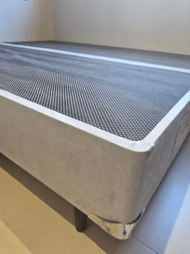 Cama box Queen Size em perfeito estado