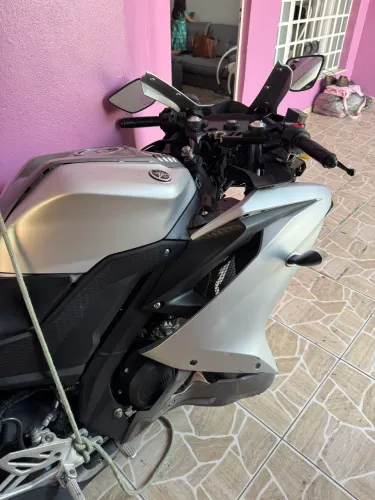 Vendo peças R15 acidentada