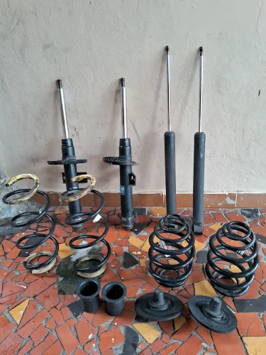 Suspensão + Molas Completa VW Saveiro G5 G6