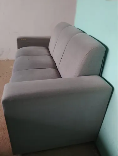 Sofá cinza usado, 1 de 3 lugares e 1 de 2 lugares 