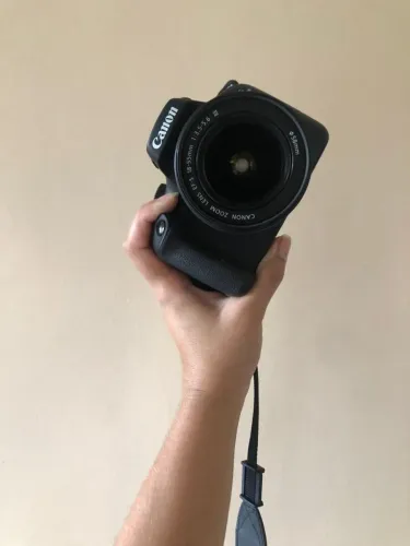 Câmera Cannon T100