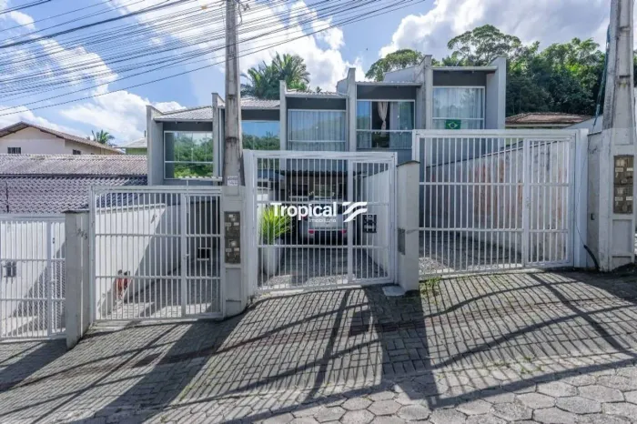 Sobrado com 2 dormitórios à venda, 75 m² por R$ 450.000,00 - Tribess - Blumenau/SC