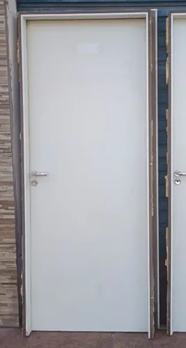 Porta em MDF completa