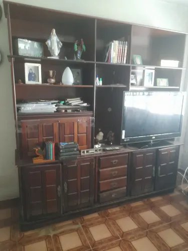 Estante em Mogno. Doação. 