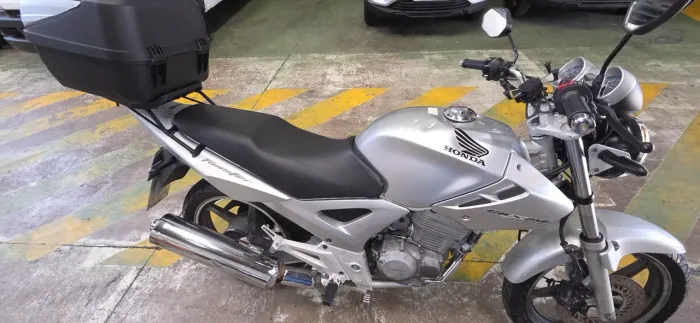 CBX 250 TWITTER 2006